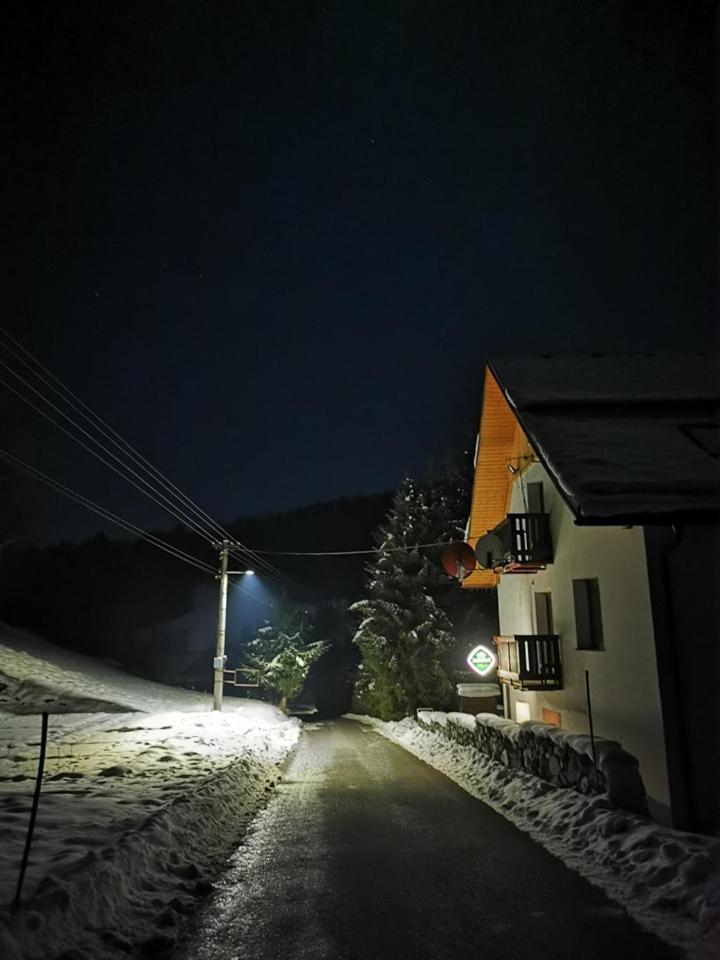 Penzion Zazrifka Zázrivá Eksteriør billede